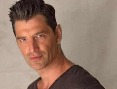 «Το 1997 ήμουν πιο επιτυχημένος από τον Σάκη Ρουβά - Τον κέρδιζα παμψηφεί…» (βίντεο)